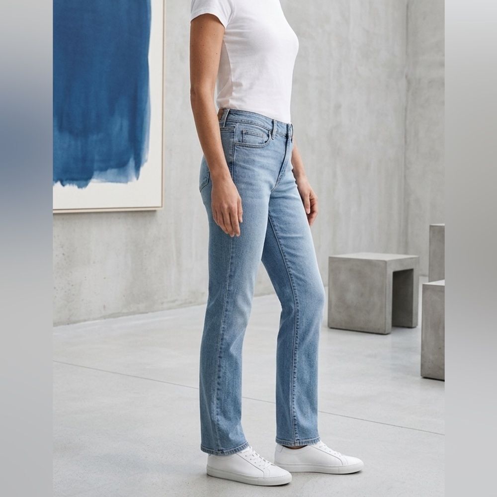 Sonoma Straight Leg Jeans Light Wash Denim 5 Pockets Size 10L